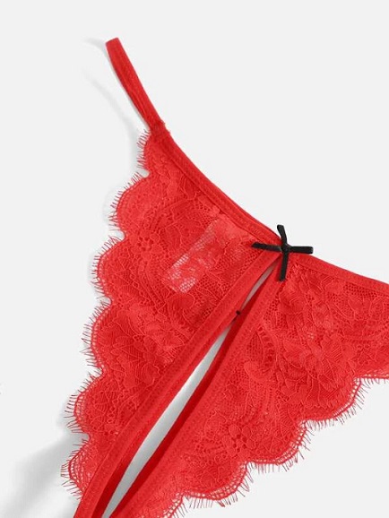 Tanga Roja con encaje floral con diseño de lazo sin entrepierna
