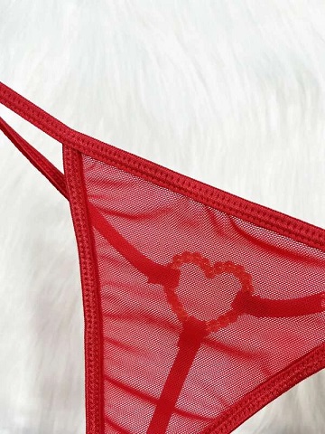 Tanga Roja de malla con diamante de imitación vinculado con aro de corazón